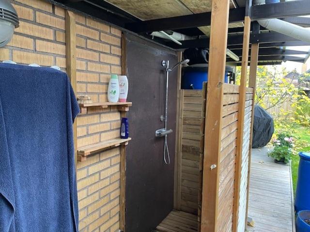 Dubbelrum Med Extrasaeng Pa Markplan I Lugnt Villaomrade Malmö Exterior foto